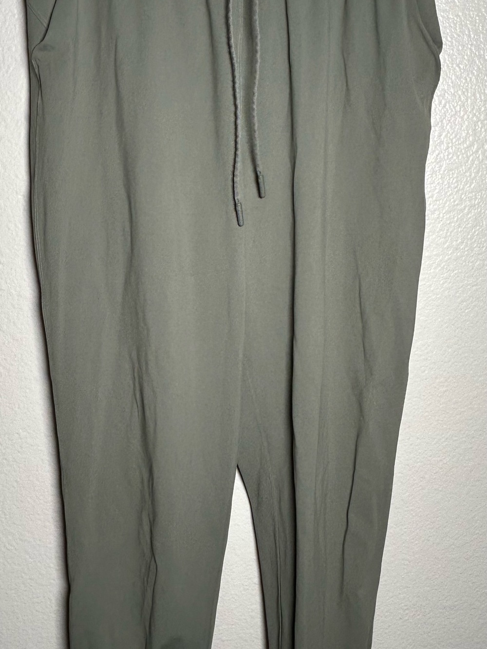 lululemon athletica Men's Sage Green Joggers
